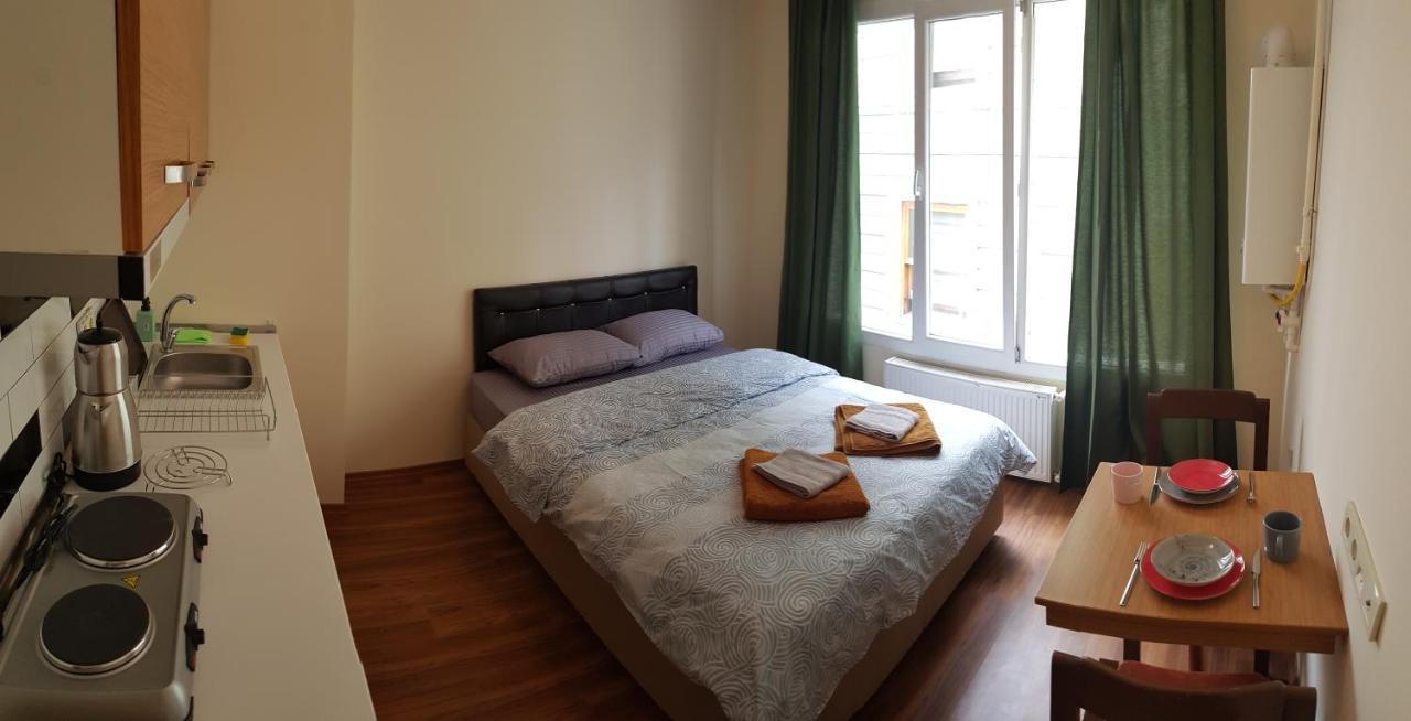 Taila Apartments No 3 Near Taksim Istanbul Bagian luar foto